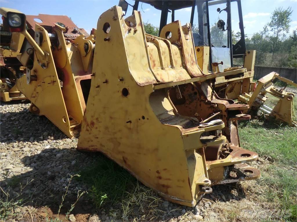 CAT 963D Šasije I ovjese
