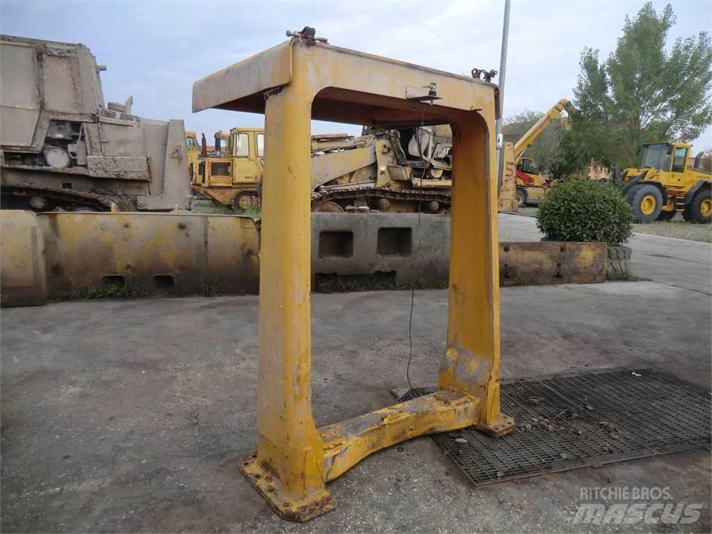 CAT 988B Šasije I ovjese