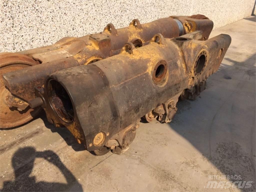 CAT  D8L Gusjenice