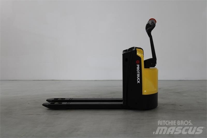 Hyster P1.6 Nisko podizni električni viličar