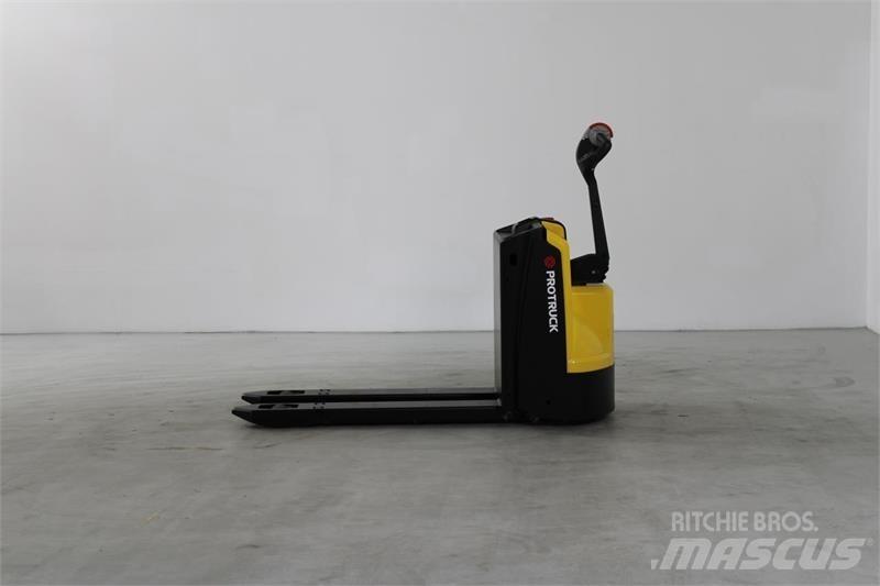Hyster P1.6 Nisko podizni električni viličar