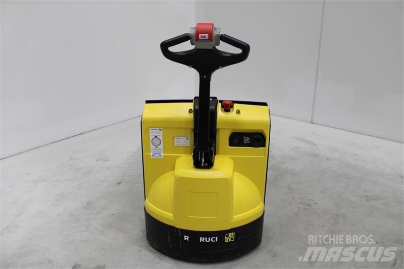 Hyster P1.6 Nisko podizni električni viličar