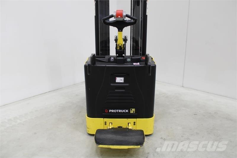 Hyster P2.0S Nisko podizni električni viličar sa platformu