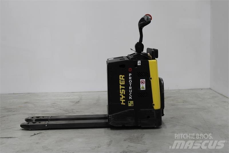 Hyster P2.0S Nisko podizni električni viličar sa platformu