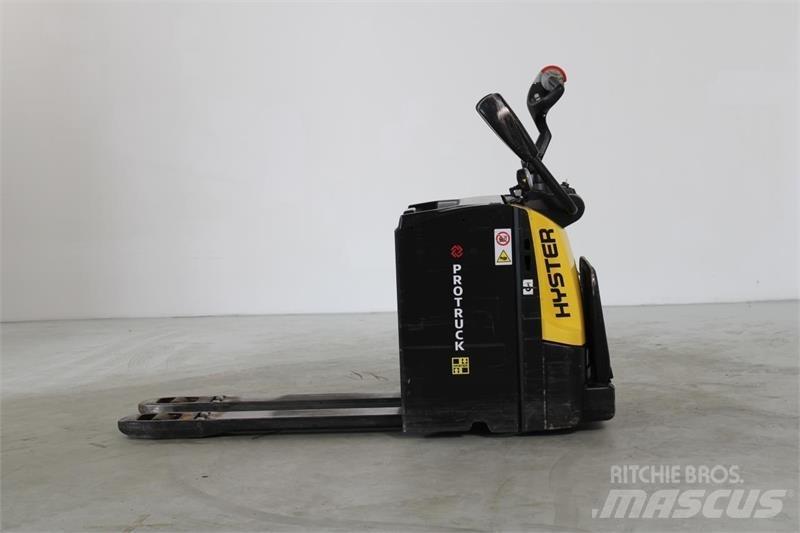 Hyster P2.0S Nisko podizni električni viličar sa platformu