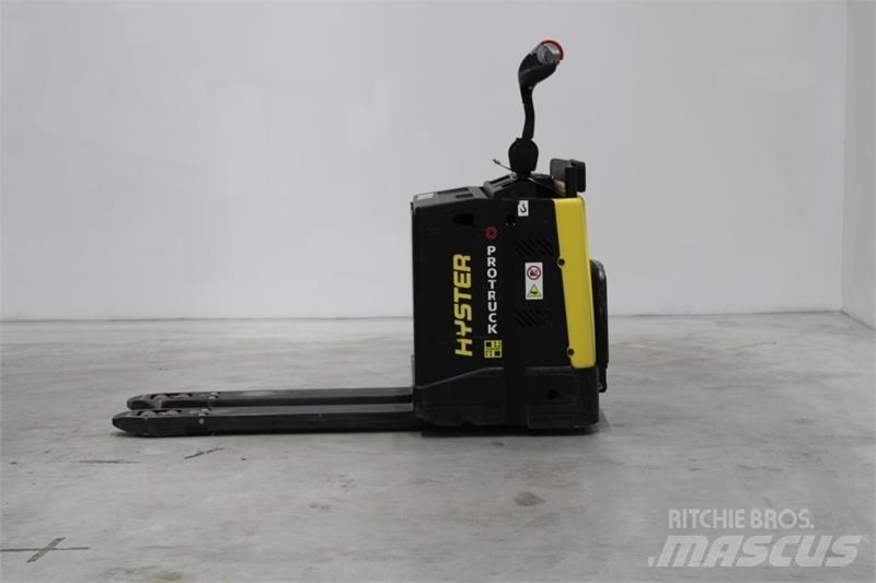 Hyster P2.0S Nisko podizni električni viličar sa platformu