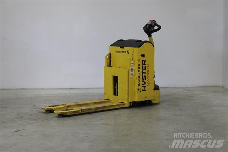 Hyster P3.0 Nisko podizni električni viličar