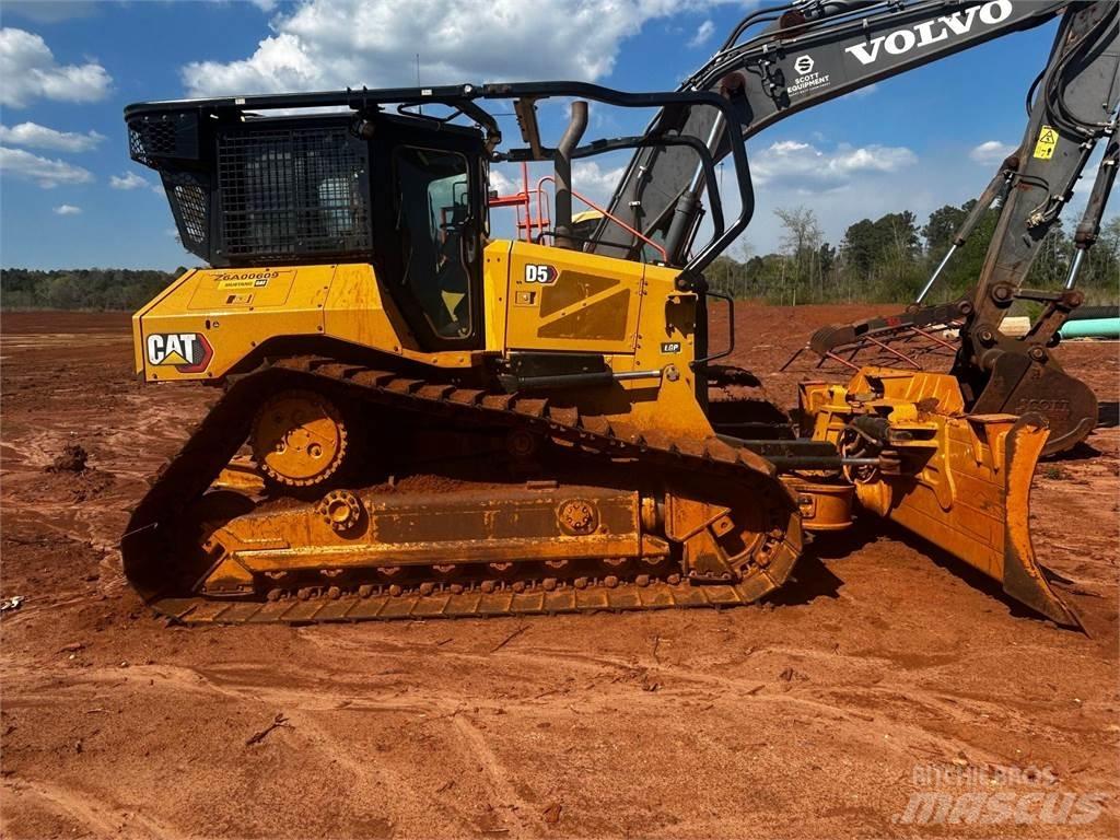 CAT D5 Buldožeri gusjeničari