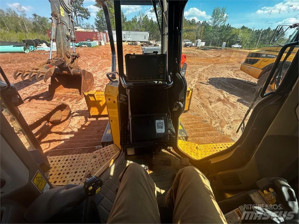 CAT D5 Buldožeri gusjeničari