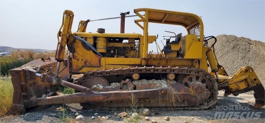 CAT D9E Buldožeri gusjeničari