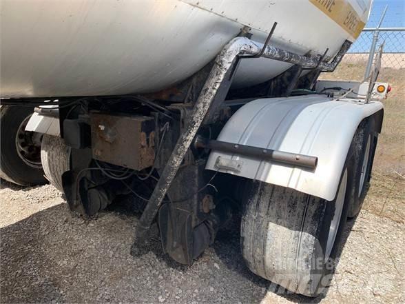 Etnyre STEEL 7,500 Tanker poluprikolice
