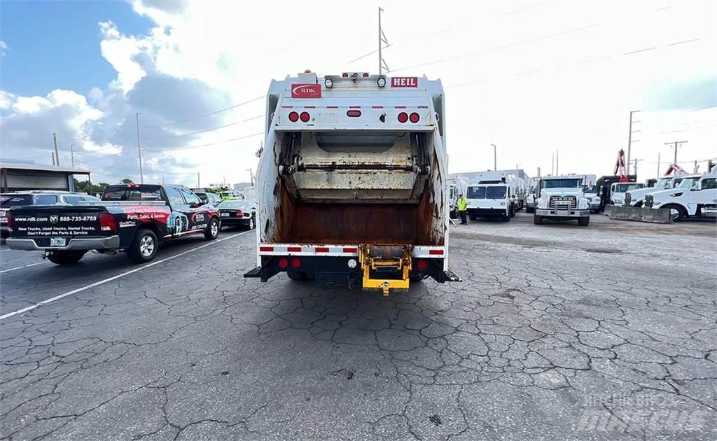 Peterbilt 320 Kamioni za otpad