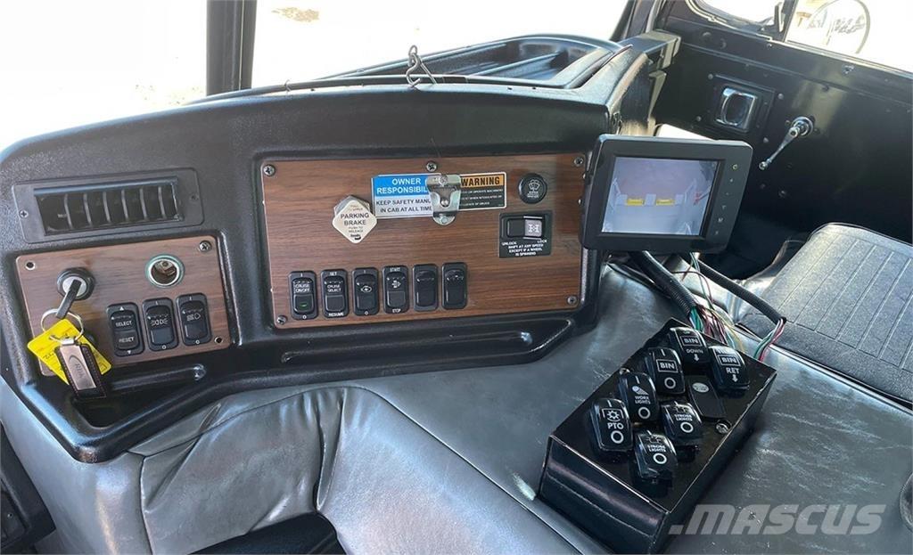 Peterbilt 320 Kamioni za otpad