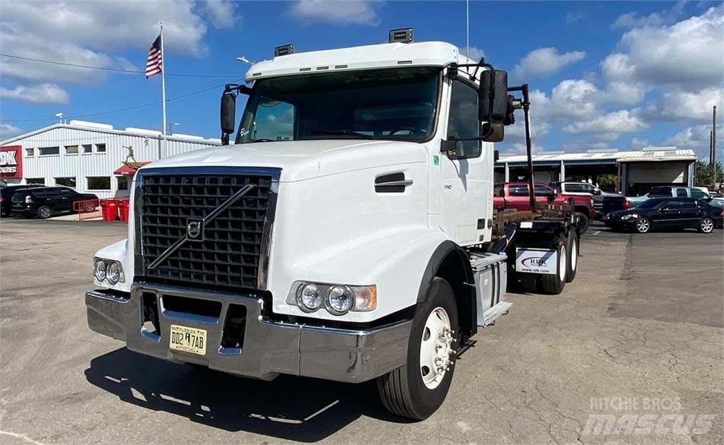 Volvo VHD64 Demontažnii kamioni za podizanje kabela
