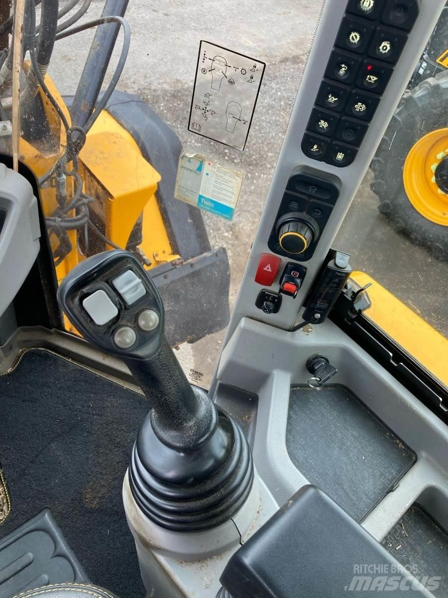 JCB 435S Poljoprivredni teleskopski utovarivači