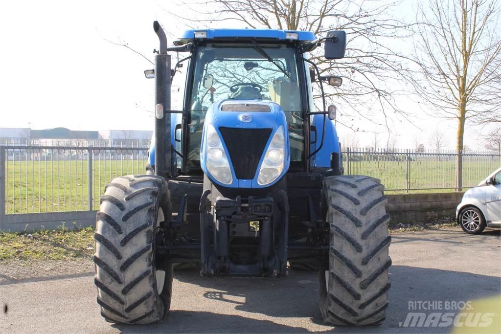 New Holland T7030 Traktori
