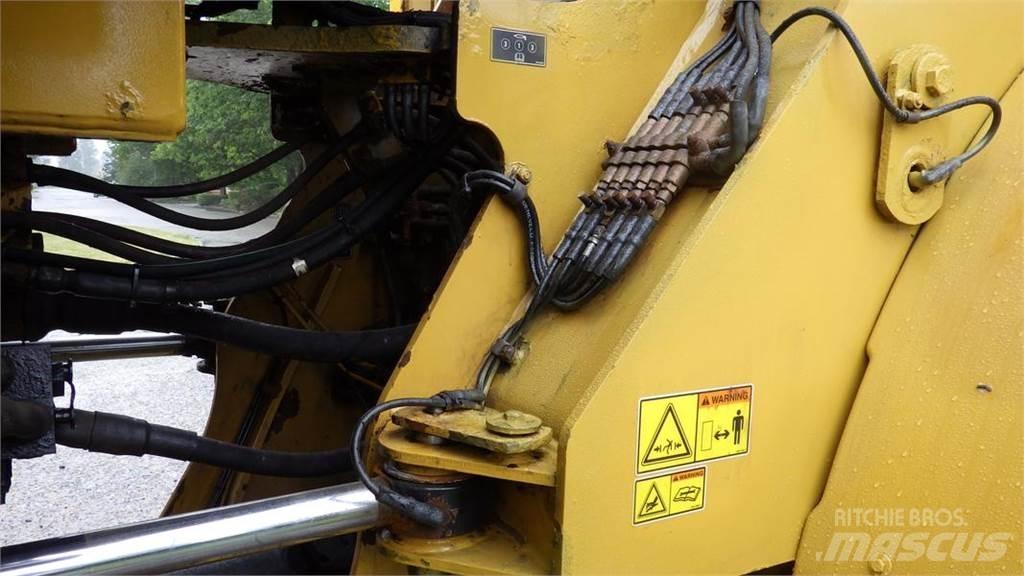 CAT 972M XE Bageri gusjeničari