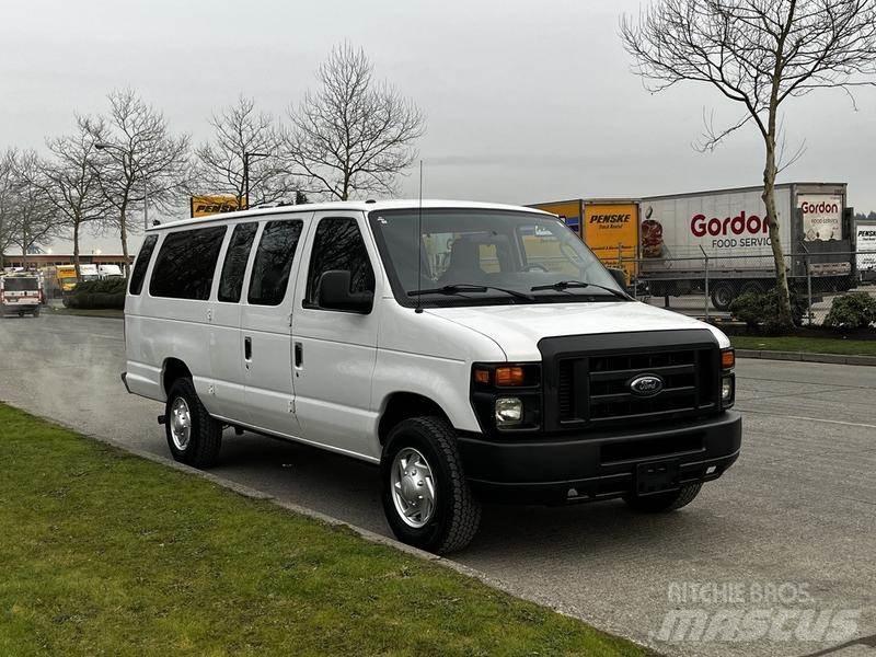 Ford Econoline Automobili