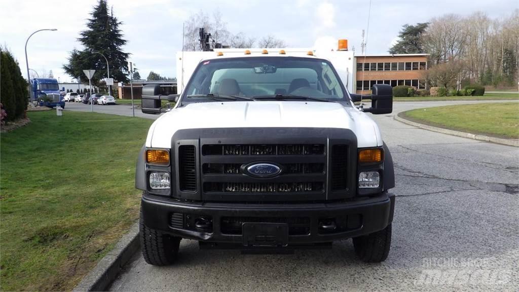 Ford F-550 Kamioni sa kranom