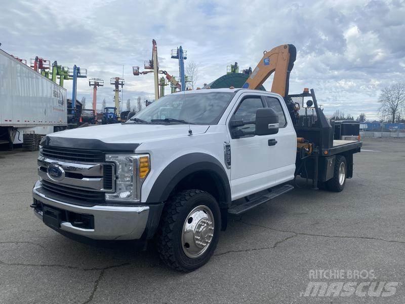 Ford F-550 Kamioni sa kranom