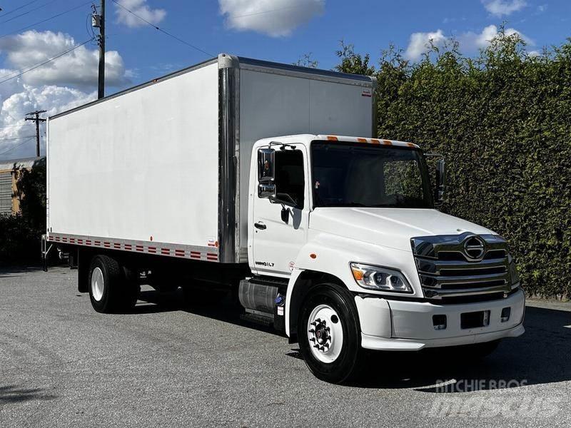 Hino 338 Dostavna vozila / kombiji