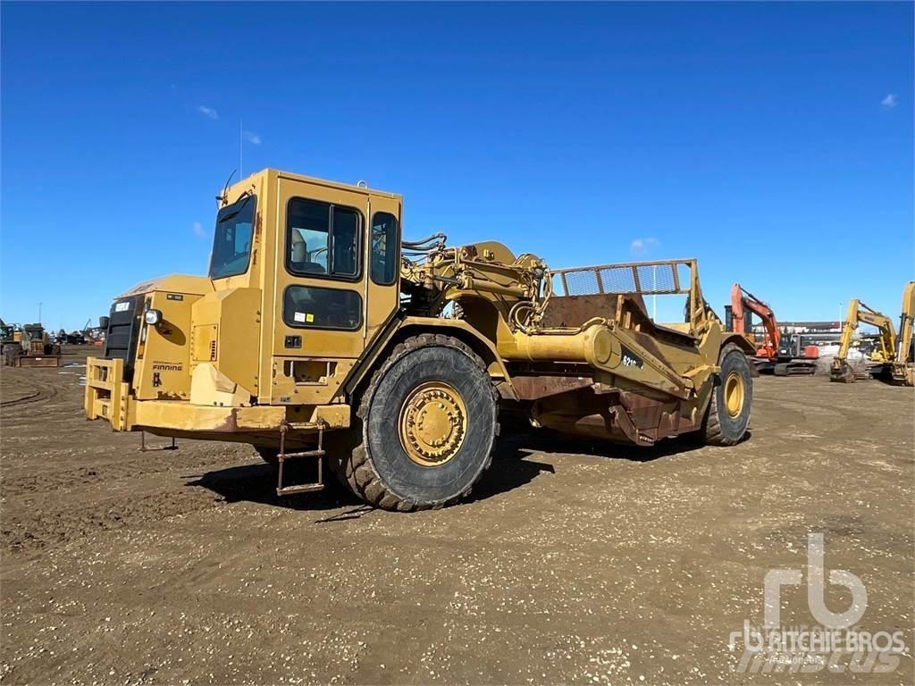 CAT 621G Strugači