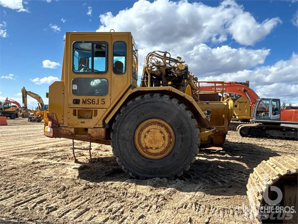 CAT 621G Strugači