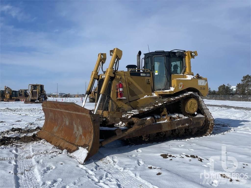 CAT D8T Buldožeri gusjeničari