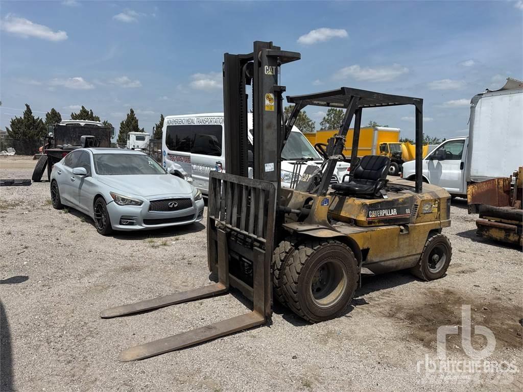 CAT DP40 Dizelski viličari