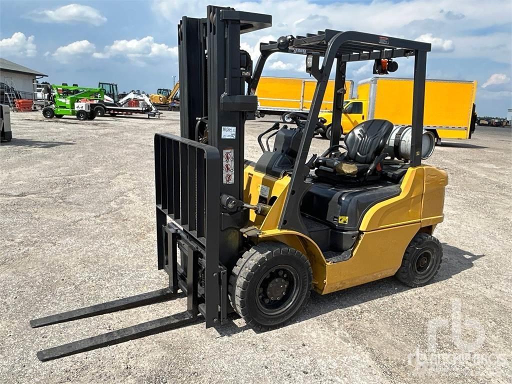CAT GP25N Dizelski viličari