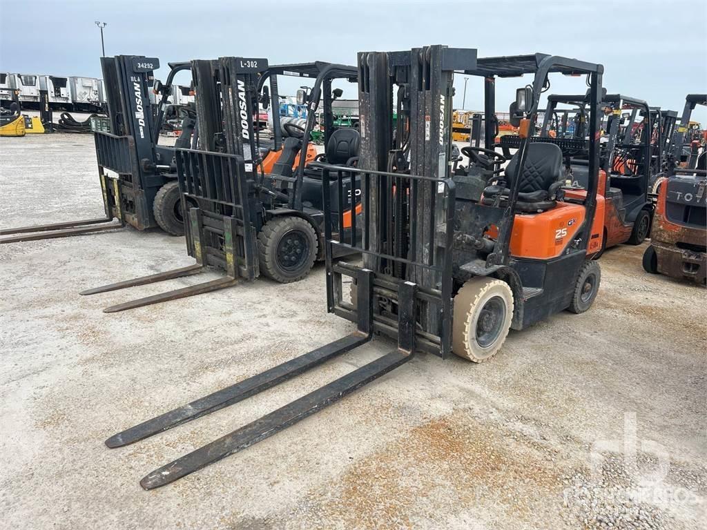 Doosan G25G Dizelski viličari