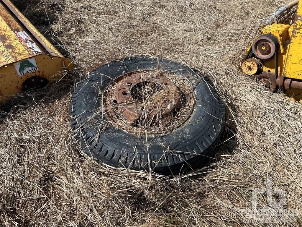 Dunlop 9.00-20 Gume, kotači i naplatci