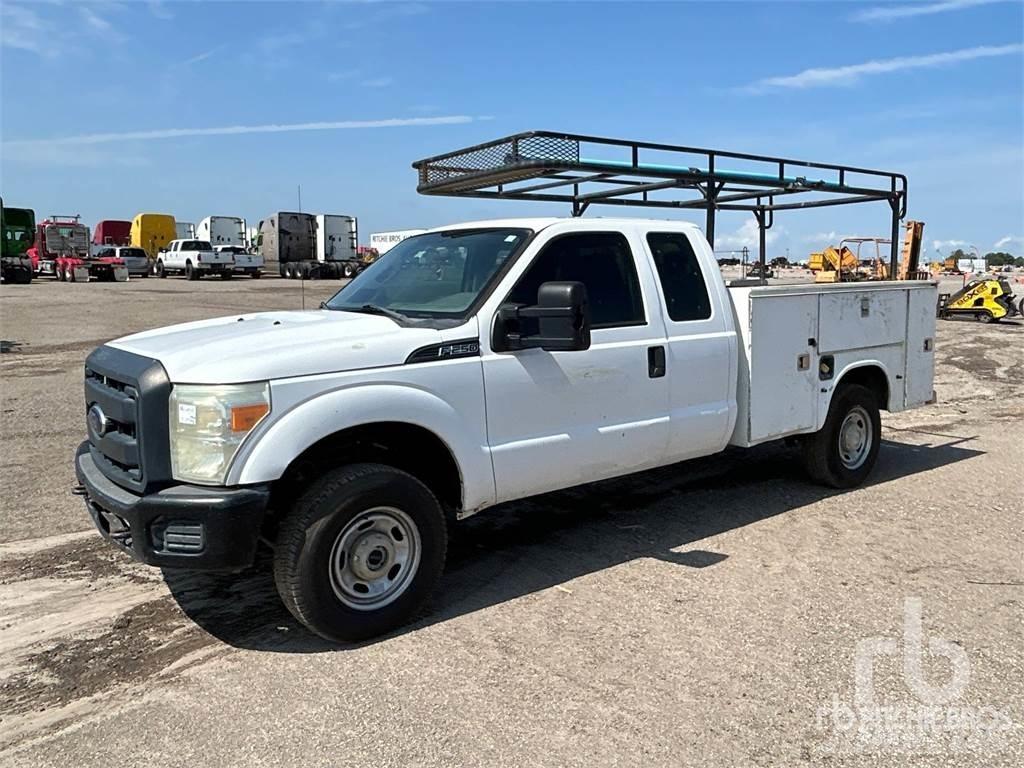 Ford F-250 Komunalna vozila