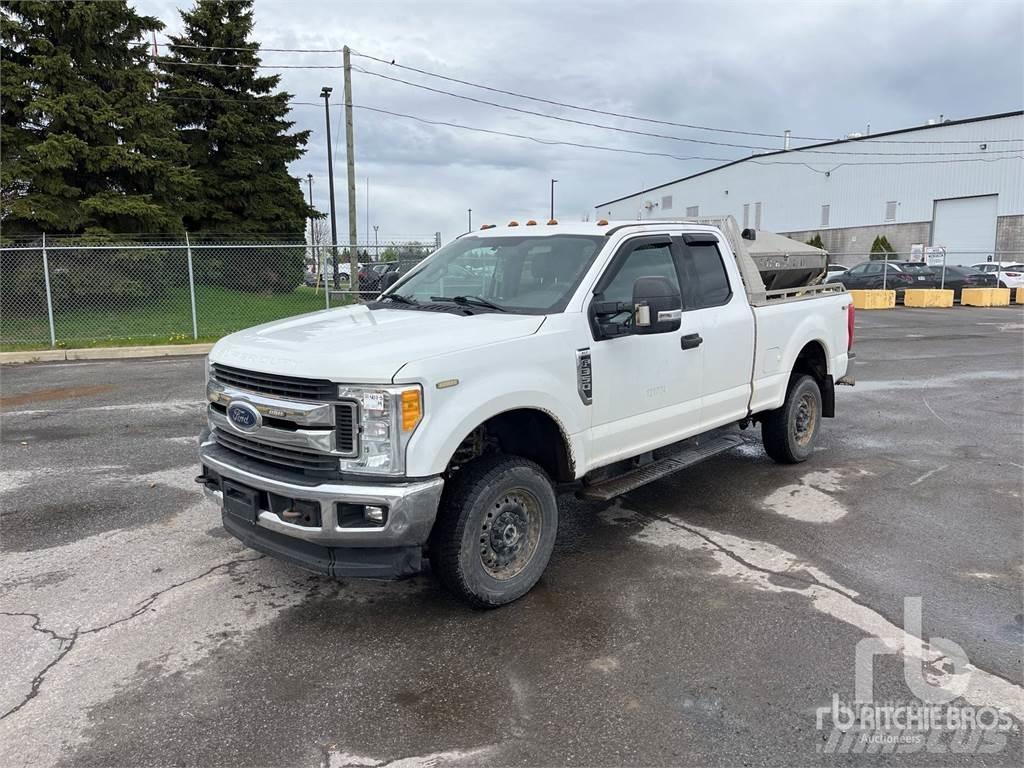 Ford F-350 Kiperi