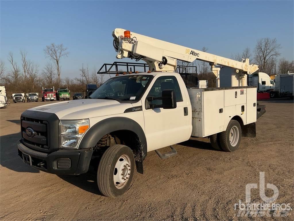 Ford F-450 Vučne prikolice se podiznom košarom