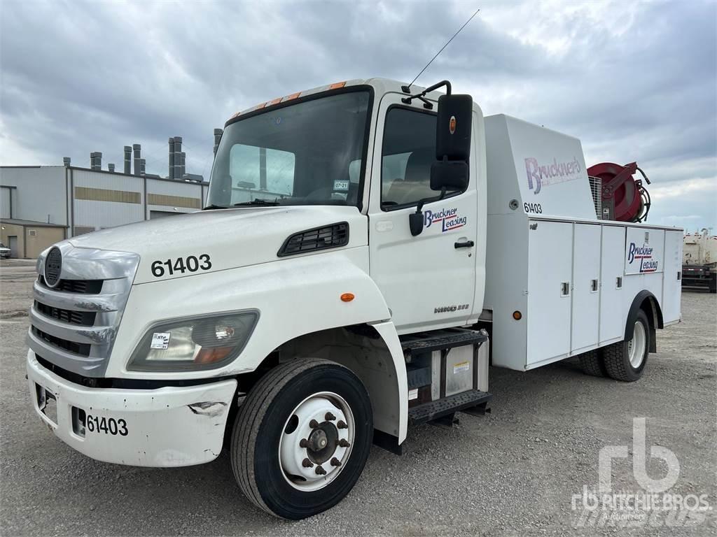 Hino 268 Kamioni cisterne