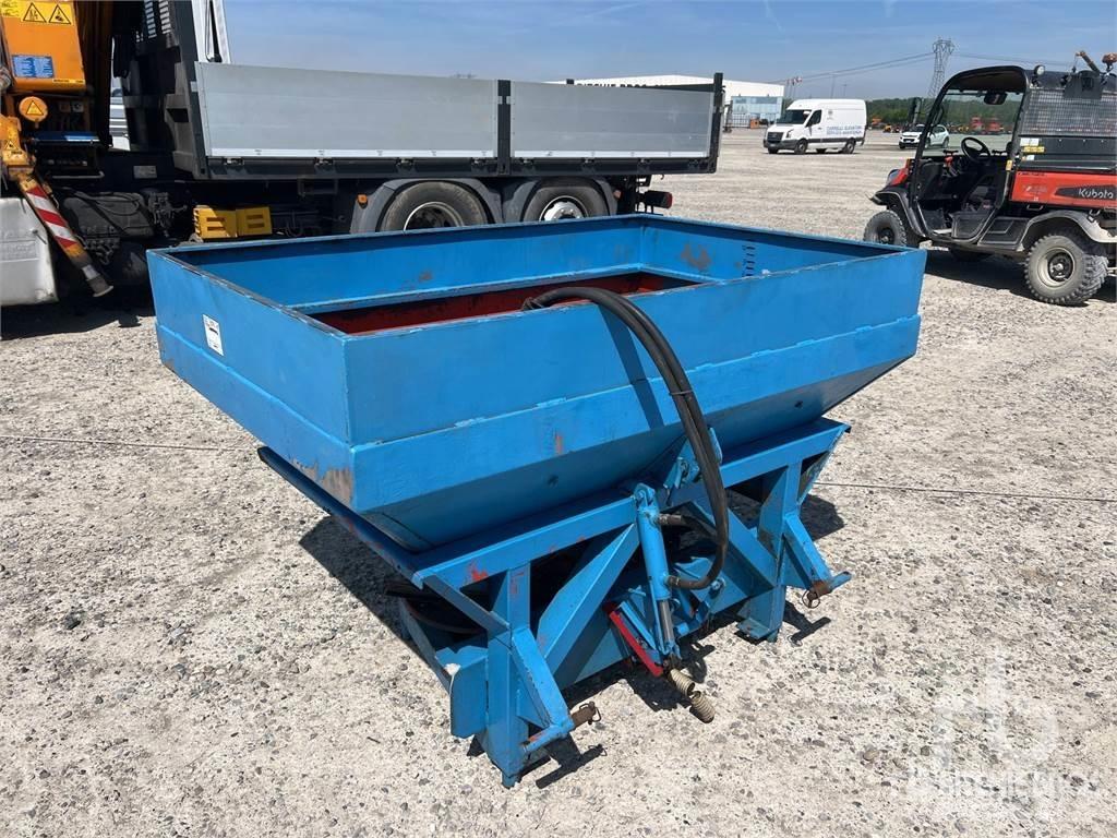 Isoli PNT205 on Rasipači mineralnog  gnojiva
