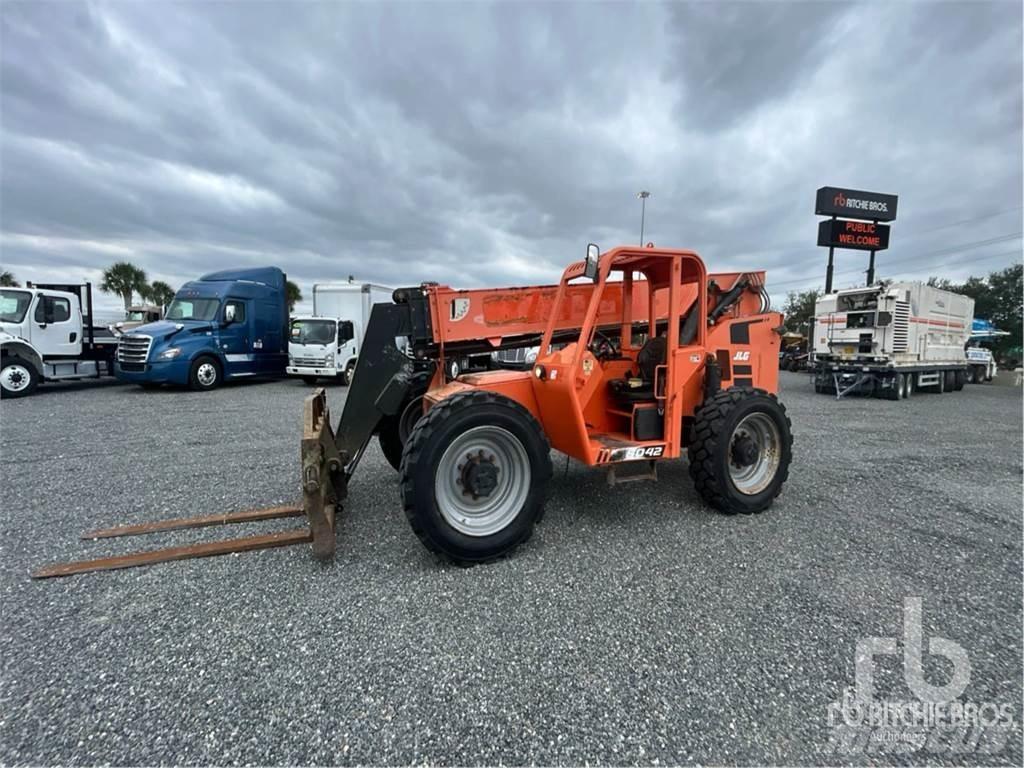 JLG 8042 Teleskopski viličari
