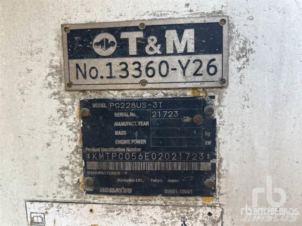 Komatsu PC228US Bageri gusjeničari