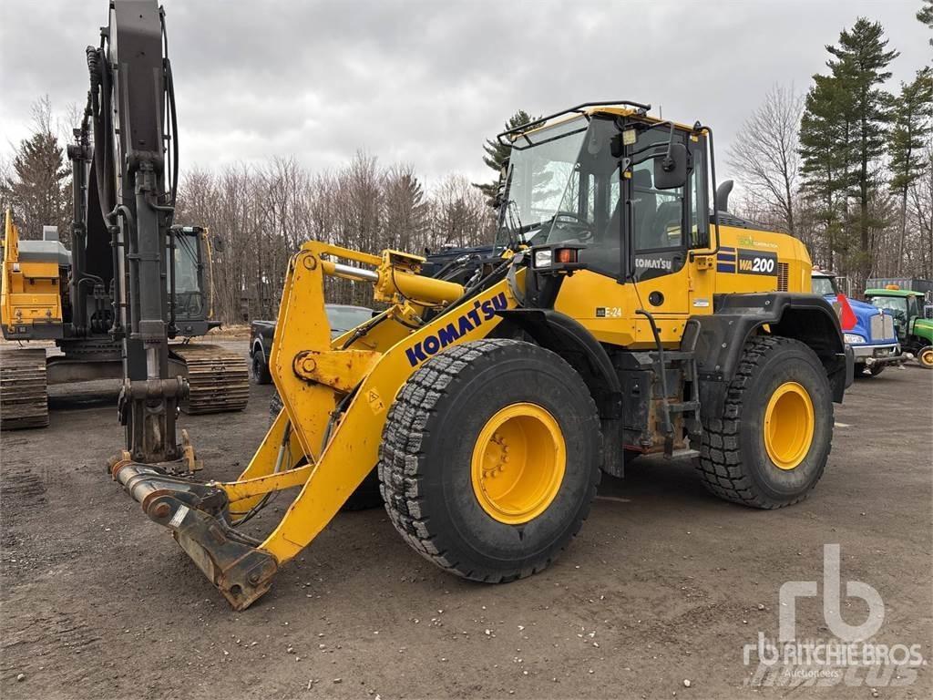 Komatsu WA200-8 Utovarivači na kotačima