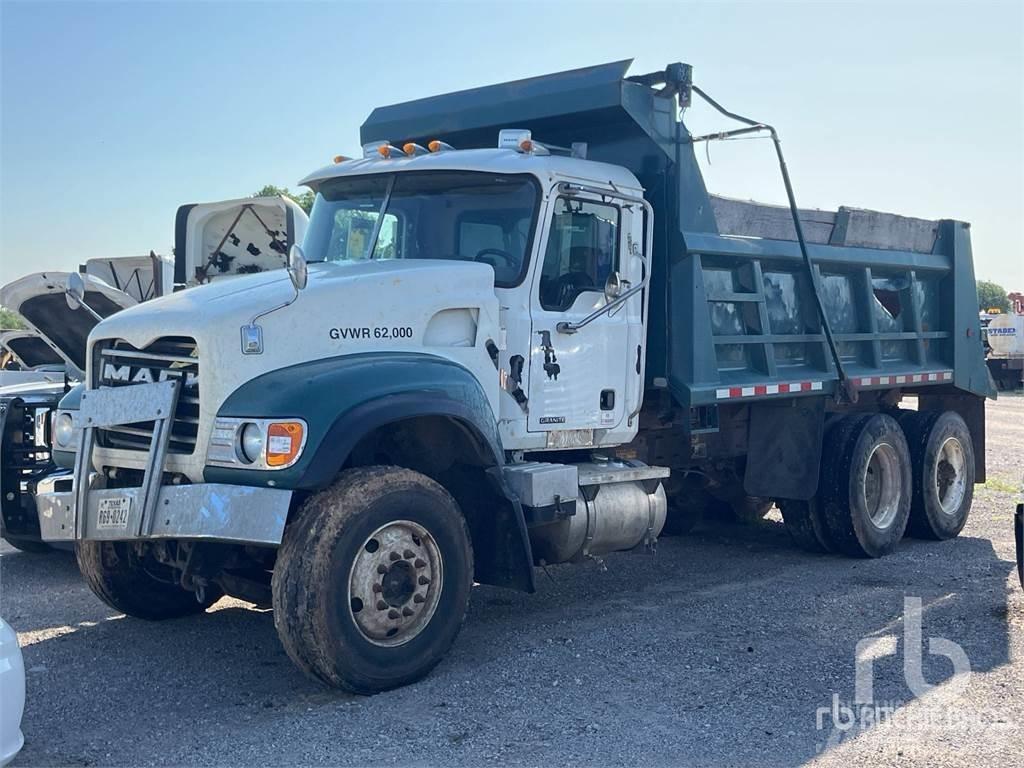 Mack CV713 Kiper kamioni
