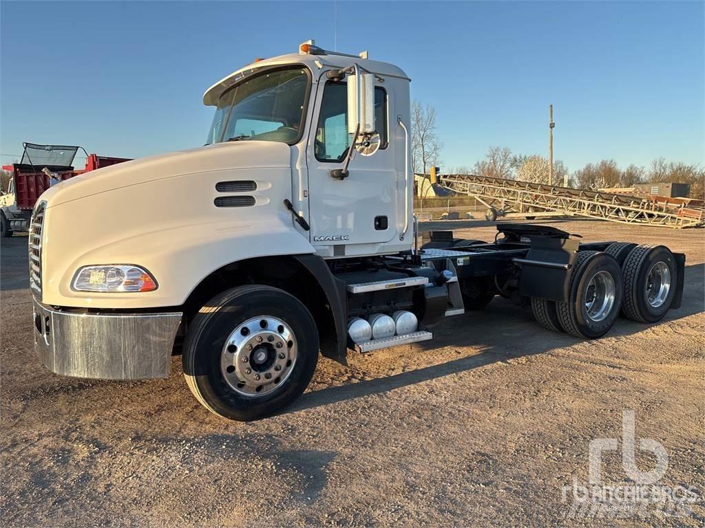 Mack CXU613 Traktorske jedinice