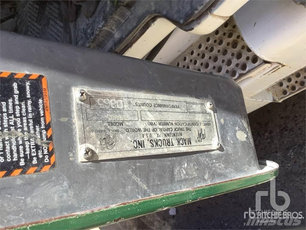 Mack DM690S Kamioni mikseri za beton