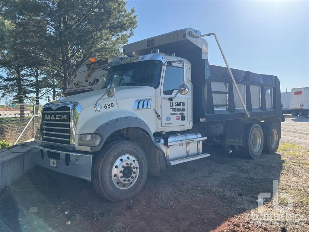Mack GR64F Kiper kamioni