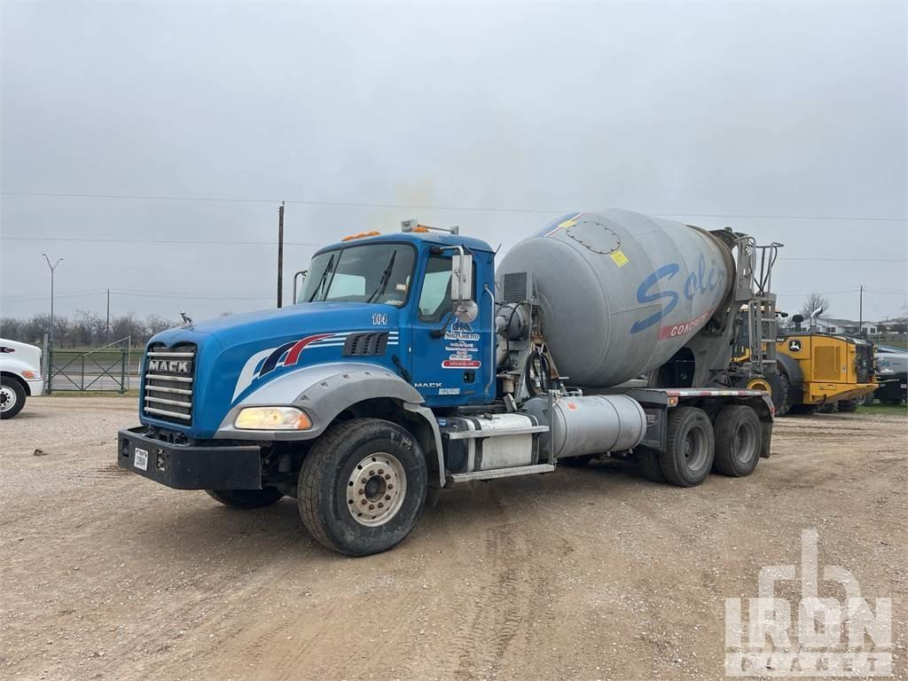 Mack GU813 Kamioni mikseri za beton