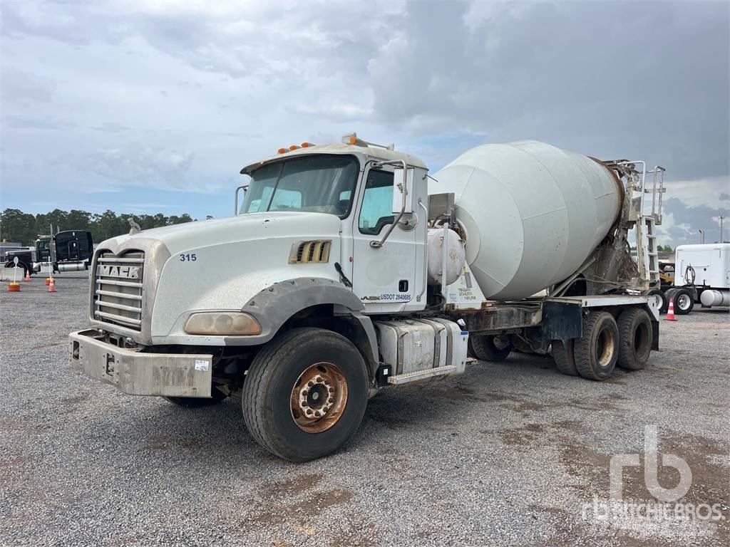 Mack GU813 Kamioni mikseri za beton