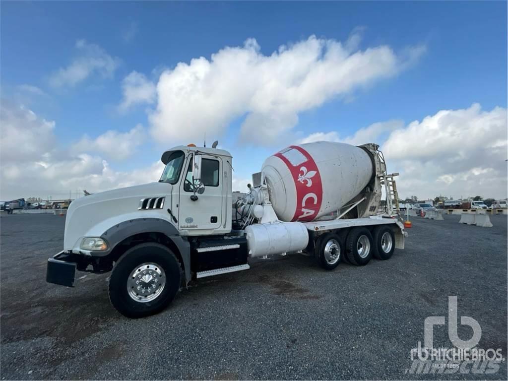 Mack GU813 Kamioni mikseri za beton
