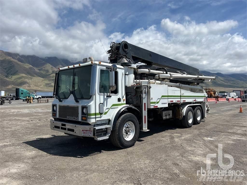 Mack MR688S Kamioni mikseri za beton
