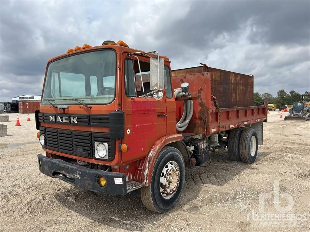 Mack MS200 Kamioni sa otvorenim sandukom