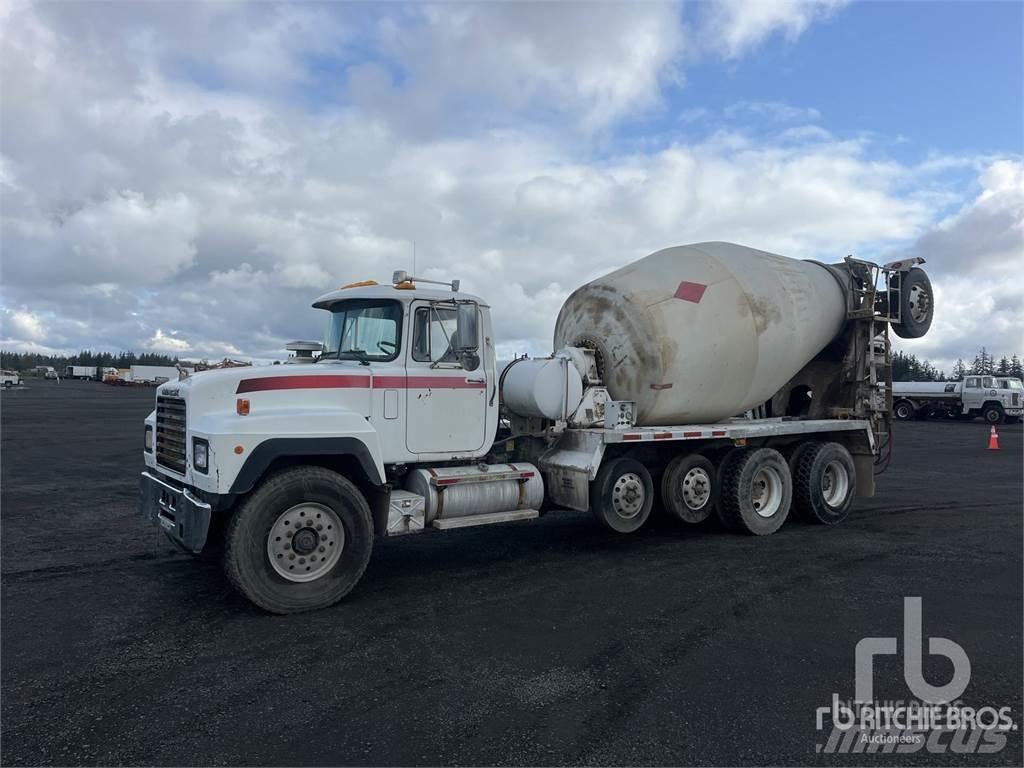 Mack RD688S Kamioni mikseri za beton